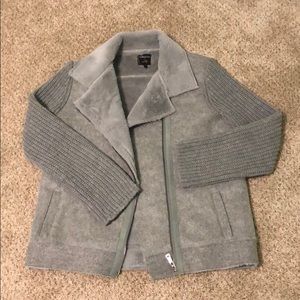 Warm Jacket with Knit sleeves and fur inside.